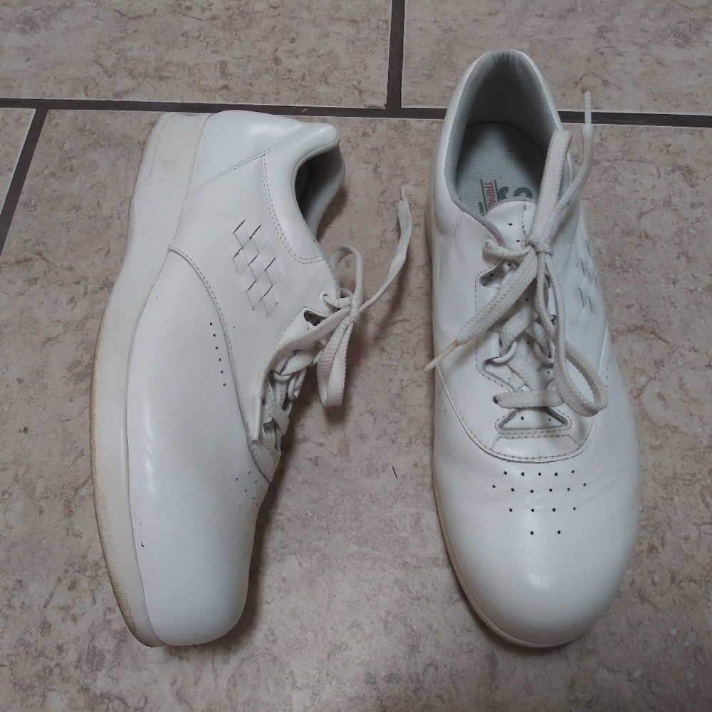 SAS Women's White Lace Up Nursing Shoes 10 N
